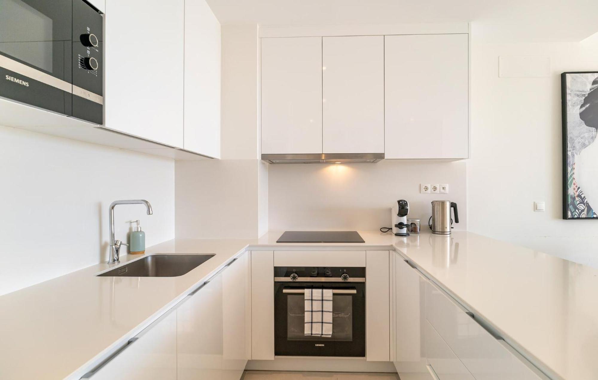 3 Bedroom Amazing In Appartement Estepona